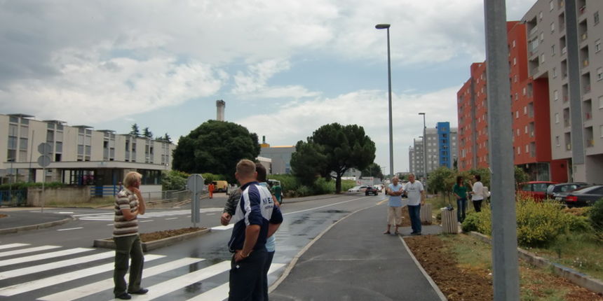 Izgradnja kružnog toka na križanju Ulice Benka Benkovića s ulicama Domovinskoga rata i Nikole Tesle, dovršena je i danas je rotor pušten u promet, odnosno otvorena su njegova tri traka, ulice Domovinskog rata i Nikole Tesle.