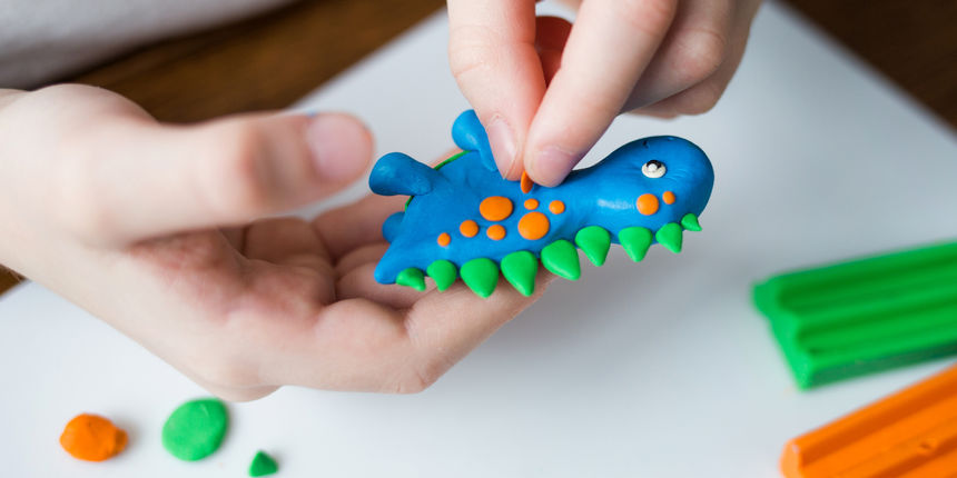 Jedna od najboljih stvari koje dosada donosi je ta da našim mozgovima i mašti dopušta divljanje i pronalaženje super kreativnih načina da ostanu zabavljeni Jedna od najboljih stvari koje dosada donosi je ta da našim mozgovima i mašti dopušta divljanje i pronalaženje super kreativnih načina da ostanu zabavljeni