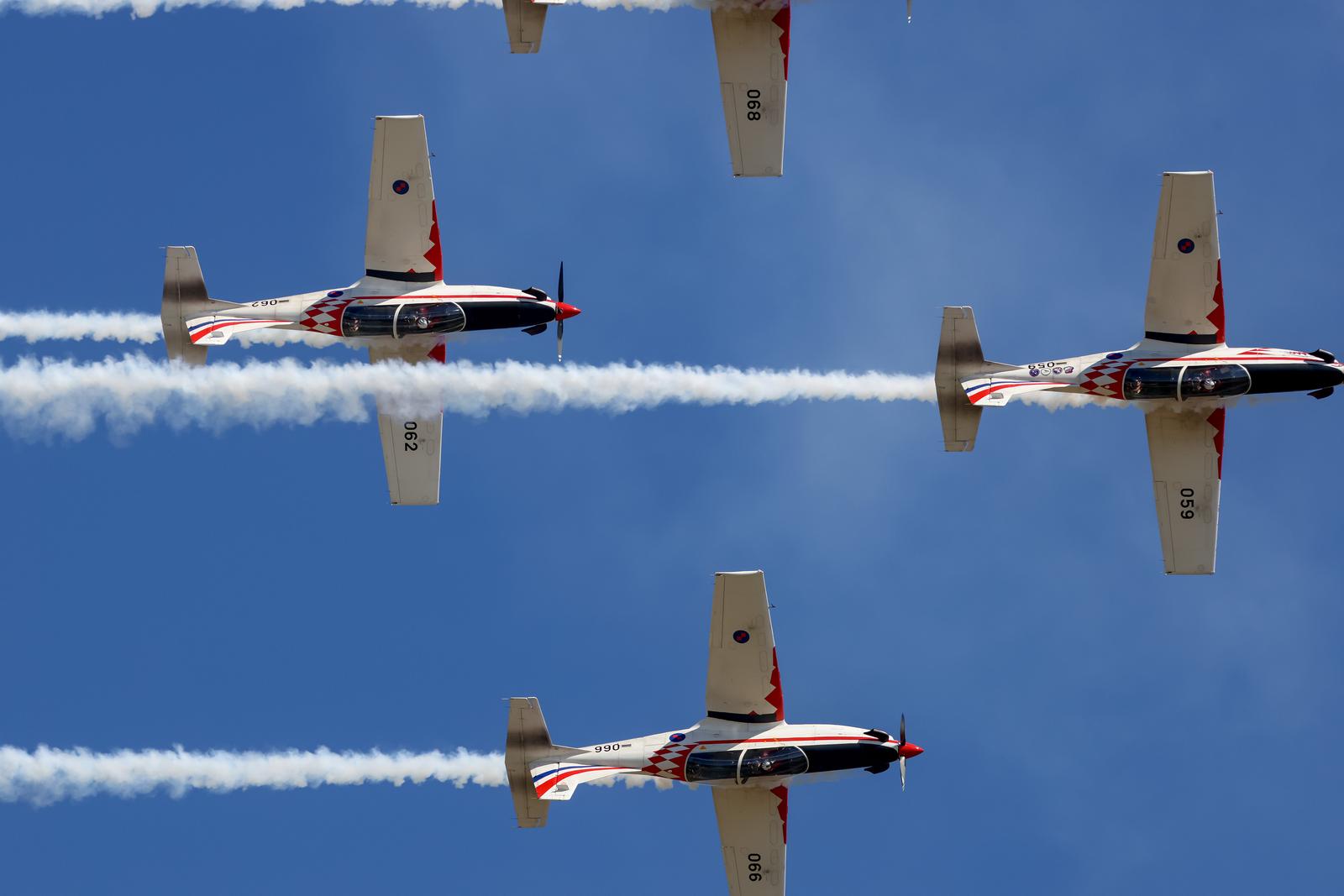 Zemunik: 20. obljetnica akrobatske grupe “Krila Oluje” Zemunik: 20. obljetnica akrobatske grupe “Krila Oluje”