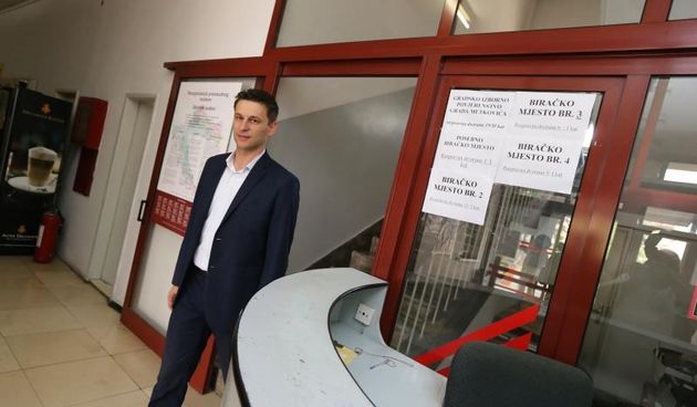 Bozo Petrov glasovao na prijevremenim parlamentarnim izborima. Photo: Ivo Cagalj/PIXSELL