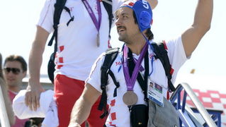 Image 786441 (auto) Image 786441 (auto)