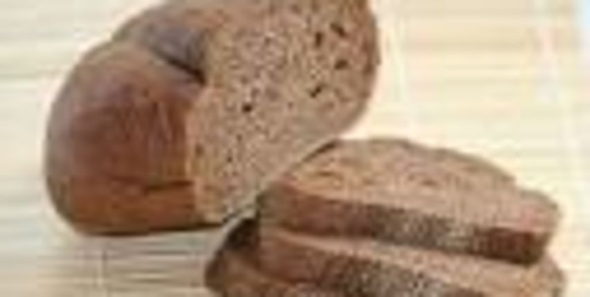 Čak i kad ga ne režete na tanke šnite, crni kruh je zdraviji Čak i kad ga ne režete na tanke šnite, crni kruh je zdraviji