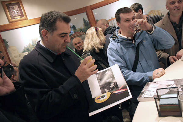 Image 1033373 (auto) Image 1033373 (auto)