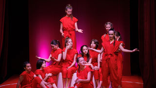 Igrajmo se: Zabranjeno mlađima od 15 strana A