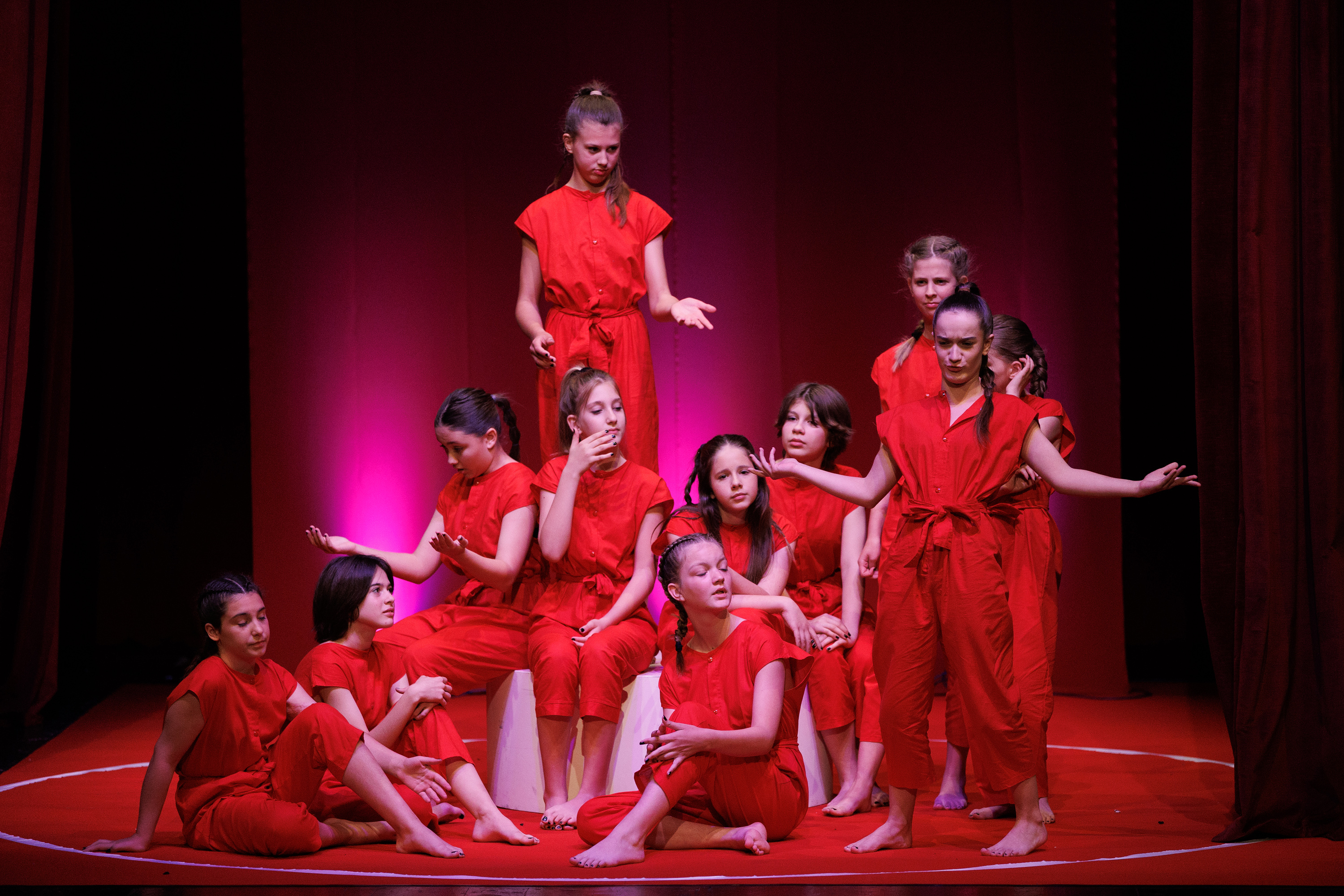 Igrajmo se: Zabranjeno mlađima od 15 strana A