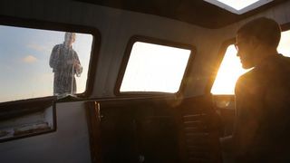 22.12.2013., Zadar – Neobicno toplo vrijeme za prve dane zime dodatni je poticaj za otisnuti se na more i uloviti koju lignju za Badnju vecer. Iako zbog oseke gotovo da nisu mogli isploviti, dva Privlacanca na nedjeljno poslijepodne udaljila su se od ob