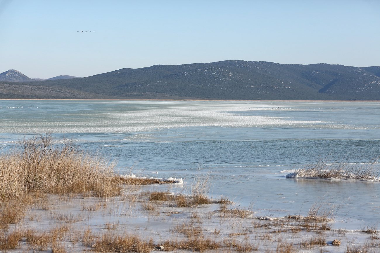 Šetnja po zaleđenom i bajkovitim Vranskim jezerom Šetnja po zaleđenom i bajkovitim Vranskim jezerom