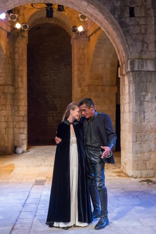 Povodom obiljezavanja 400. godina smrti Williama Shakespearea premijerno je izveden Othello, tragedija Williama Shakespearea u režiji Ivice Boban i s Draganom Despotom kao Othellom