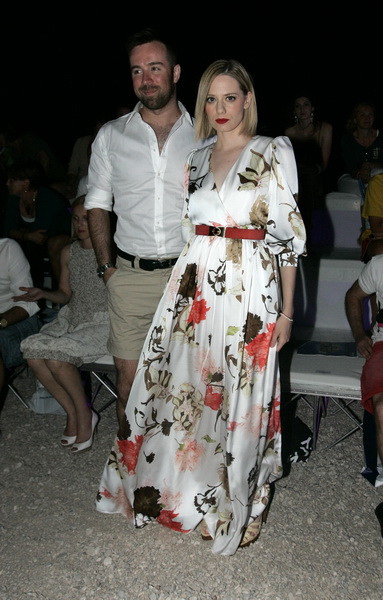 Bol, 010711.
Druga vecer Dove Fashion.hr revije na plazi Zlatni rad u Bolu.
Na slici: Jelen Veljaca i Robert Sever.
Foto: Jakov Prkic / Cropix Bol, 010711.
Druga vecer Dove Fashion.hr revije na plazi Zlatni rad u Bolu.
Na slici: Jelen Veljaca i Robert Sever.
Foto: Jakov Prkic / Cropix