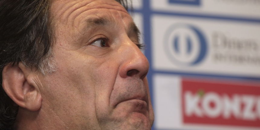 Zagreb, 26070. Stadion Maksimir. Press konferencija izvrsnog predsjednika Dinama Zdravka Mamica i direktora Dinama Damira Vrbanovica na temu opruzbi u medijima laziranja kup utakmice Dinamo – Hajduk. Na slici: Izvrsni dopredsjednik Dinama Zdravko Mamic. F Zagreb, 26070. Stadion Maksimir. Press konferencija izvrsnog predsjednika Dinama Zdravka Mamica i direktora Dinama Damira Vrbanovica na temu opruzbi u medijima laziranja kup utakmice Dinamo – Hajduk. Na slici: Izvrsni dopredsjednik Dinama Zdravko Mamic. F