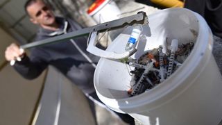 Članovi i volonteri Udruge apstinenata za pomoć pri resocijalizaciji Porat proveli su u akciju čišćenja infektivnog otpada