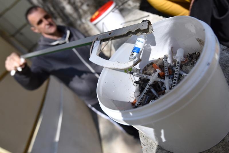 Članovi i volonteri Udruge apstinenata za pomoć pri resocijalizaciji Porat proveli su u akciju čišćenja infektivnog otpada