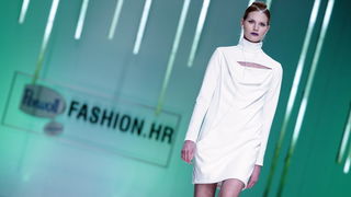 Zagreb, 150313.
Zagrebacki Velesajam.
Odrzana je treca vecer revije Perwoll Fashion.hr na kojoj su svoje kreacije predstavili Martina Felja, Morana Krklec, Young at Squat, Marina Design i Envy Room.
Na fotografiji: kreacije Marina Design.
Foto: Marko To Zagreb, 150313.
Zagrebacki Velesajam.
Odrzana je treca vecer revije Perwoll Fashion.hr na kojoj su svoje kreacije predstavili Martina Felja, Morana Krklec, Young at Squat, Marina Design i Envy Room.
Na fotografiji: kreacije Marina Design.
Foto: Marko To