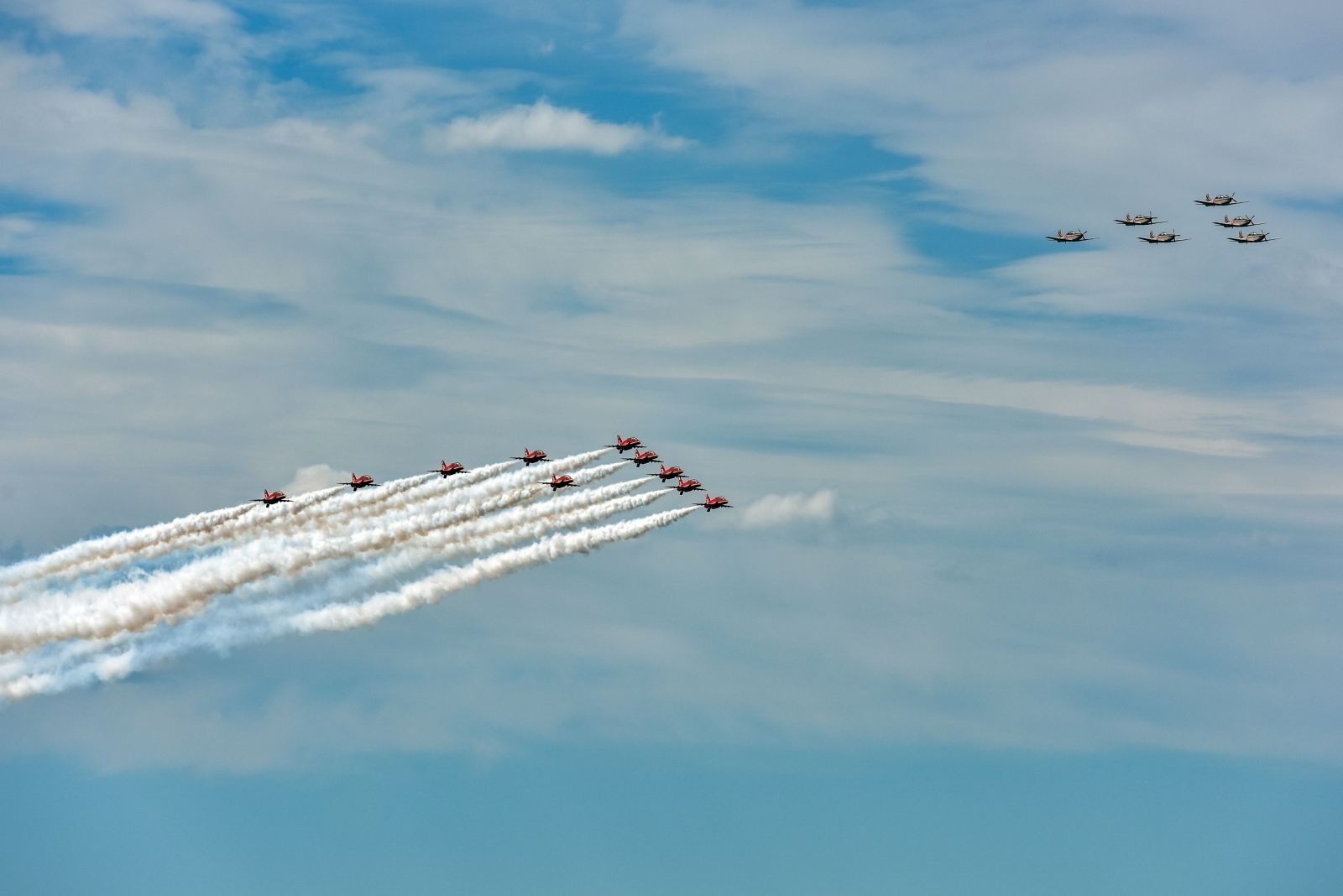 Krila Oluje i Red Arrows preletjeli iznad zadarskog kanala