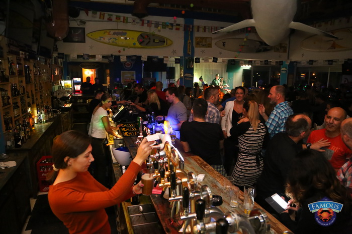 Songbusters i Elena Stella @ Famous Beach Bar & Grill Songbusters i Elena Stella @ Famous Beach Bar & Grill