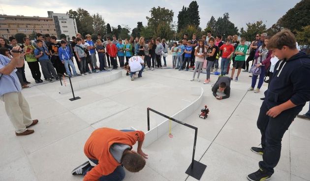 Na zadarskom Forumu odrzano je natjecanje u robotickoj alki gdje su se natjecala djeca osnovnih skola, Photo: Filip Brala/PIXSELL