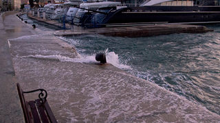 Tramontana u Zadru 17. prosinca 2011., Foto: Leo Banić Tramontana u Zadru 17. prosinca 2011., Foto: Leo Banić