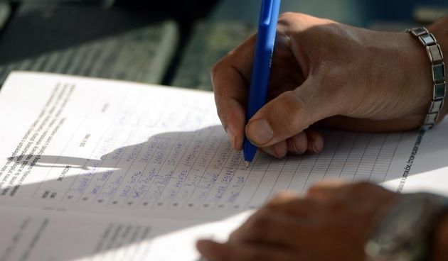 Varazdin – Zapocelo je prikupljanje potpisa za referendum protiv monetizacije autocesta u organizaciji inicijative Ne damo nase autoceste. Photo: Marko Jurinec/PIXSELL Autor  Marko Jurinec/PIXSELL Ključne riječi  stand, potpis, HAC, prikupljanje potpisa,