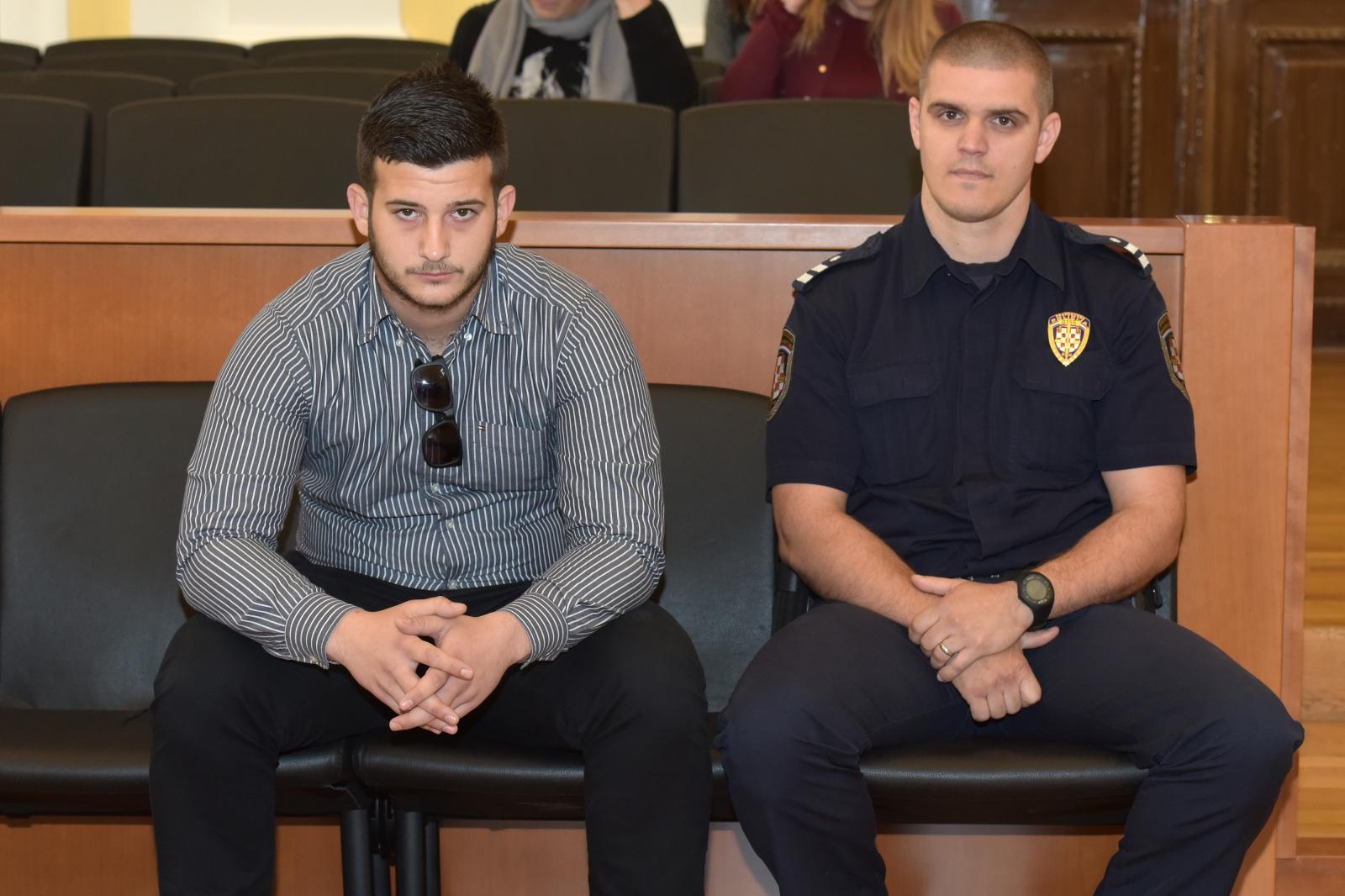 Županijski sud u Zadru: Tin Šunjerga osuđen na 40 godina zatvora zbog ubojstva roditelja