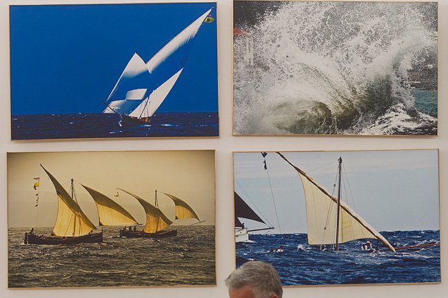 U Muzeju antičkog stakla otvorena je izložba fotografija ”Rota palagruzona” autora Ive Pervana i predavanje ”Falkuša – od Palagruže do Atlantika” profesora Joška Božanića, foto: Leo Banić U Muzeju antičkog stakla otvorena je izložba fotografija ”Rota palagruzona” autora Ive Pervana i predavanje ”Falkuša – od Palagruže do Atlantika” profesora Joška Božanića, foto: Leo Banić