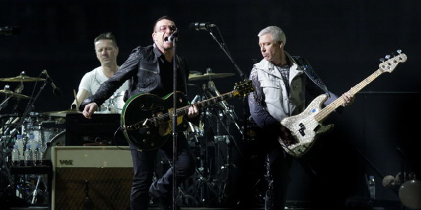 Zagreb, 100809.
Maksimirski stadion.
Drugi koncert irske rock grupe U2 koja po prvi puta gostuje u Hrvatskoj na ovogodisnjoj turneji 360 tour.
Na slici: pjevac grupe Bono Vox, basist Adam Clayton i bubnjar Larry Mullen Jr.
Foto: Ronald Gorsic / CROPIX Zagreb, 100809.
Maksimirski stadion.
Drugi koncert irske rock grupe U2 koja po prvi puta gostuje u Hrvatskoj na ovogodisnjoj turneji 360 tour.
Na slici: pjevac grupe Bono Vox, basist Adam Clayton i bubnjar Larry Mullen Jr.
Foto: Ronald Gorsic / CROPIX