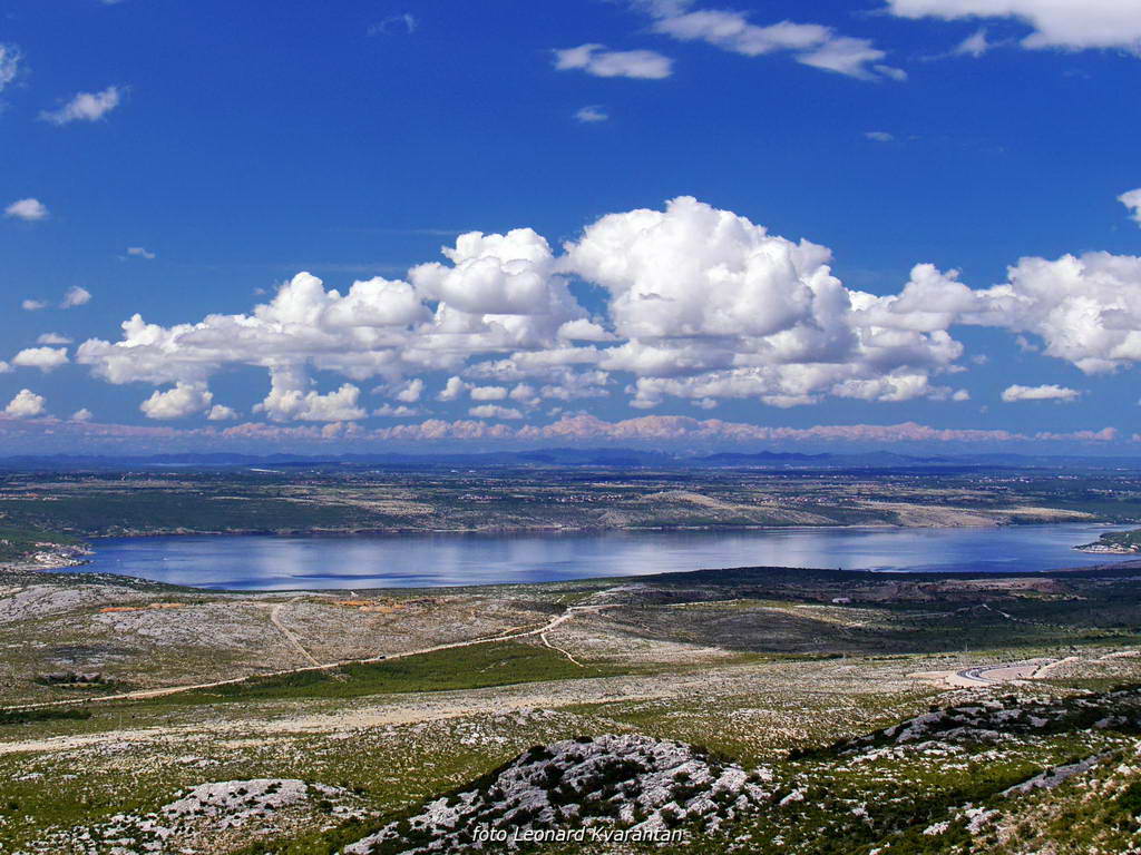 Tulove grede, Novigradsko more i grad Pag by L. Kvarantan