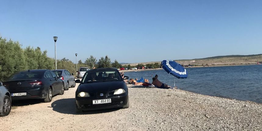 Pismo čitateljice: Sramotno stanje na plaži Pisak