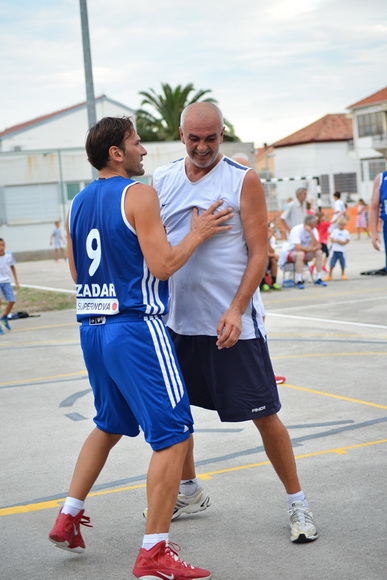 U povodu blagdana Kraljice Mira u Stanovima odigrana utakimica između veterana KK Zadar i Stanova, Foto: Iva Perinčić U povodu blagdana Kraljice Mira u Stanovima odigrana utakimica između veterana KK Zadar i Stanova, Foto: Iva Perinčić