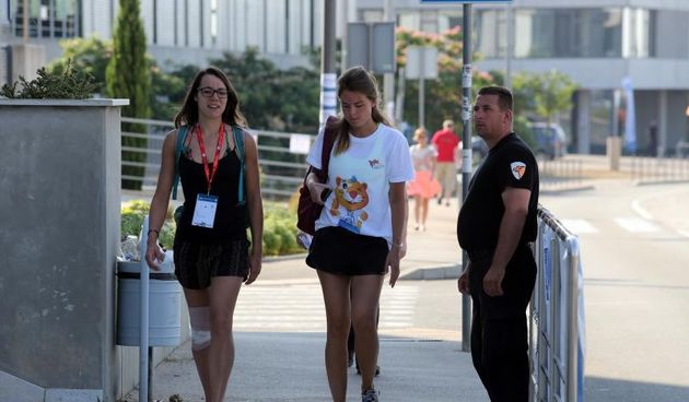 Sportasi studenti sudionici Sveucilisnih sportskih igara obilaze kampus na Trsatu gdje su smjesteni i sportska borilista na plivalistu bazena Kantrid