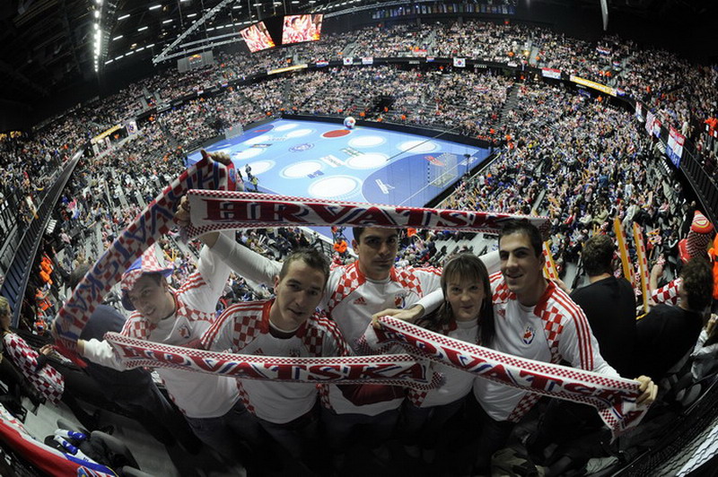Rukometni navijaci u Spaladium Areni, Josko Ponos / CROPIX