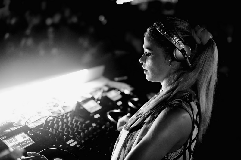 Zrće: Nicci Belucci u Aquariusu by G. Telak