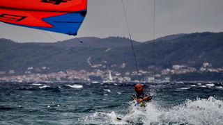 Kiteri i surferi uživali u jakom jugu