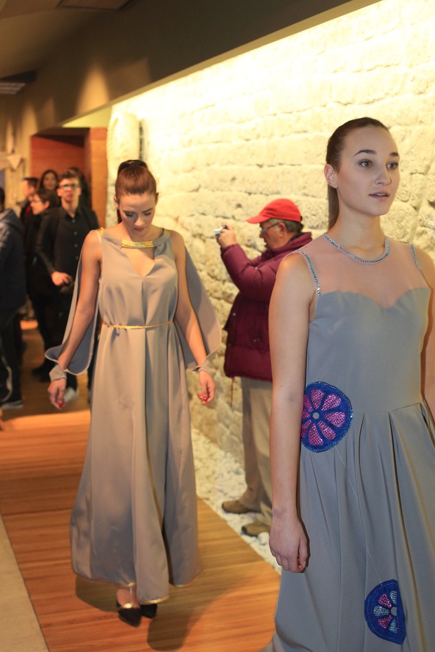 Šibenska Noć Muzeja:Povijest pretočena u originalne modne kreacije Karmen Herceg Šibenska Noć Muzeja:Povijest pretočena u originalne modne kreacije Karmen Herceg