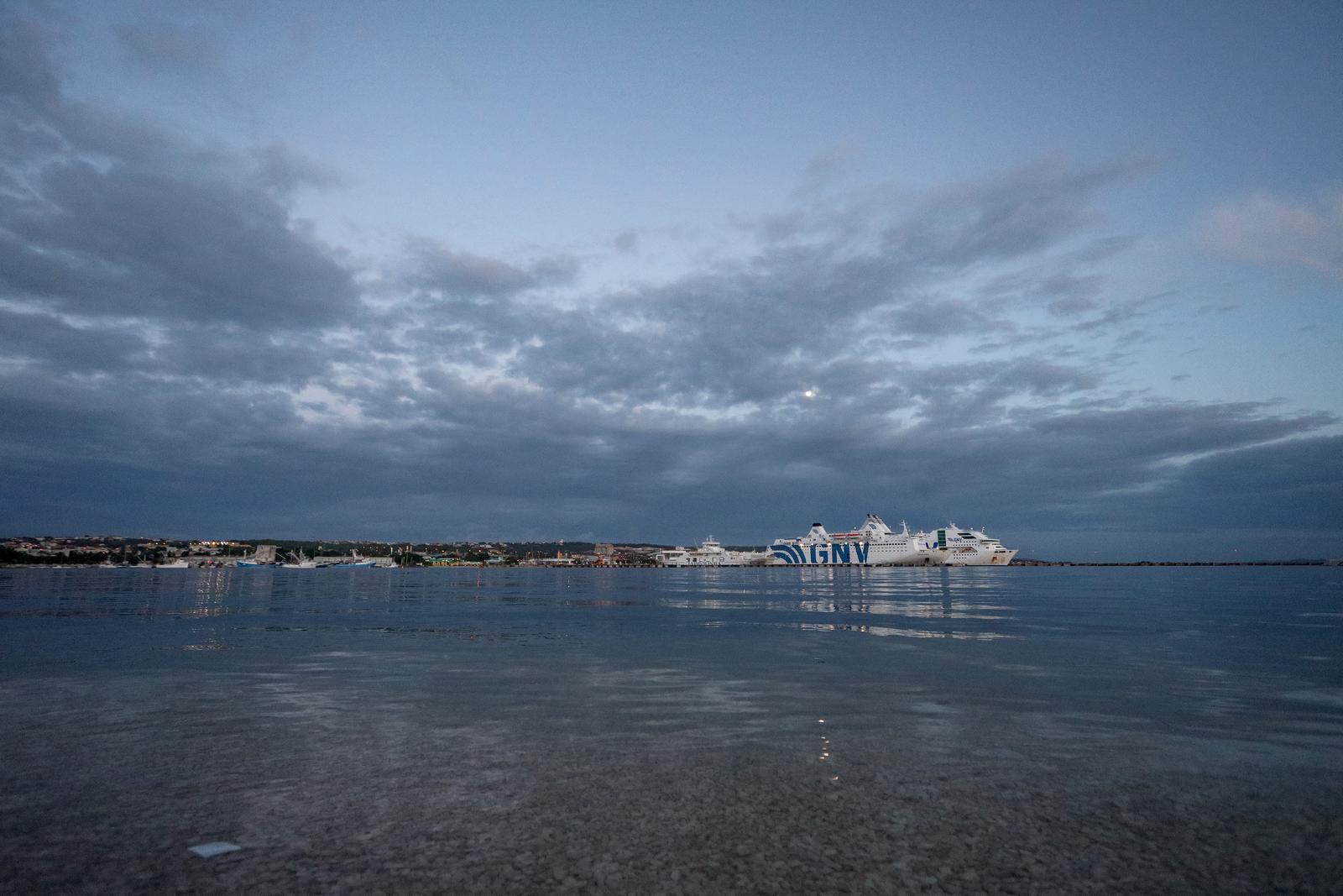 Kruzeri GNV Allegra i GNV Rhapsody na vezu u luci Gaženica