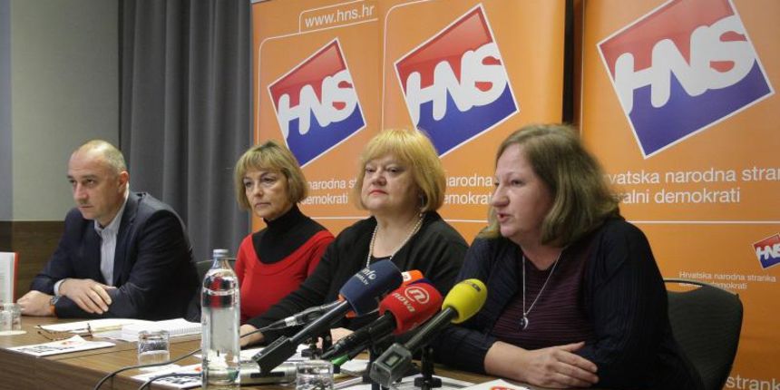 21.12.2013., Zagreb – U hotelu Double Tree Hilton na konferenciji za medije HNS je predstavio rezultate svojih ministara u prvoj polovici mandata Vlade. Photo: Borna Filic/PIXSELL 21.12.2013., Zagreb – U hotelu Double Tree Hilton na konferenciji za medije HNS je predstavio rezultate svojih ministara u prvoj polovici mandata Vlade. Photo: Borna Filic/PIXSELL