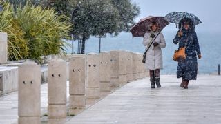 Prve snježne pahulje u Zadru