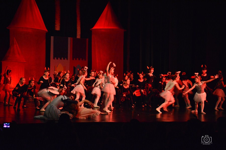 Plesna udruga Gesta: Bajka.hr