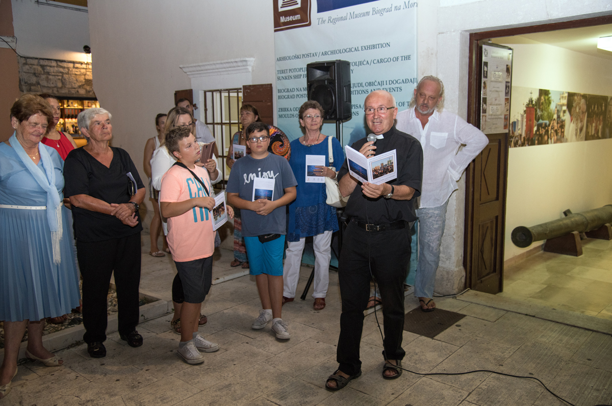 Otvorenje izložbe fotografija “Biogradske procesije” Vinka Pešića Otvorenje izložbe fotografija “Biogradske procesije” Vinka Pešića