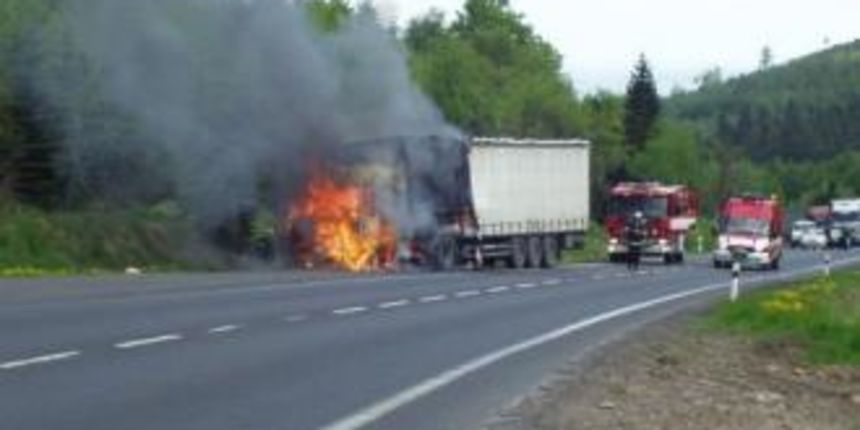 Požar na kamionu (Foto: katastrofy.com) Požar na kamionu (Foto: katastrofy.com)