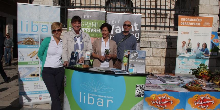 Sajam obrazovanja održan je na Narodnom trgu u organizaciji Pučkog otvorenog učilišta Erudio na kojem su se predstavili i partneri Poljoprivredna škola Stanko Ožanić, CISOK Zadar, Autoškola Zadar, POU Libar, POU Algebra, POU Zadar i dr. foto: Iva Perinči Sajam obrazovanja održan je na Narodnom trgu u organizaciji Pučkog otvorenog učilišta Erudio na kojem su se predstavili i partneri Poljoprivredna škola Stanko Ožanić, CISOK Zadar, Autoškola Zadar, POU Libar, POU Algebra, POU Zadar i dr. foto: Iva Perinči