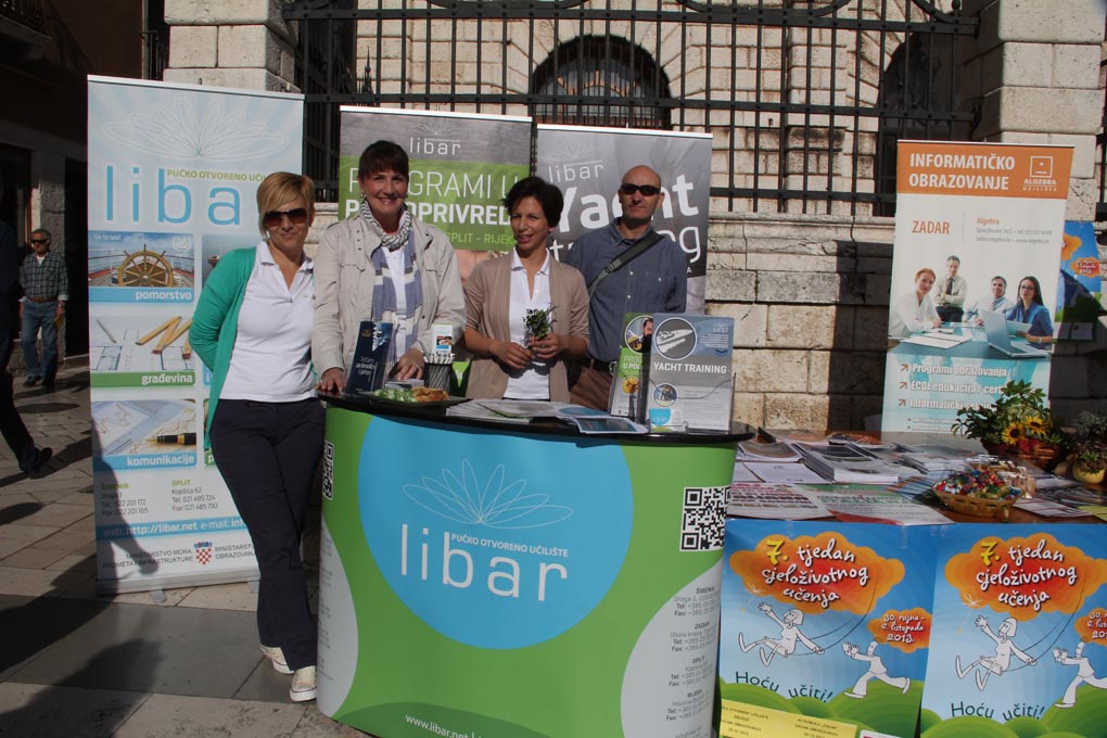 Sajam obrazovanja održan je na Narodnom trgu u organizaciji Pučkog otvorenog učilišta Erudio na kojem su se predstavili i partneri Poljoprivredna škola Stanko Ožanić, CISOK Zadar, Autoškola Zadar, POU Libar, POU Algebra, POU Zadar i dr. foto: Iva Perinči Sajam obrazovanja održan je na Narodnom trgu u organizaciji Pučkog otvorenog učilišta Erudio na kojem su se predstavili i partneri Poljoprivredna škola Stanko Ožanić, CISOK Zadar, Autoškola Zadar, POU Libar, POU Algebra, POU Zadar i dr. foto: Iva Perinči