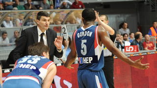 Zadar, 010610.
Dvorana Kresimir Cosic u Zadru. Druga finalna utakmica kosarkaskog prvenstva Hrvatske odigrana izmedju KK Zadar i KK Cibona.
Na slici: Perasovic i Gordon
Foto: Andrija Lucic / CROPIX Zadar, 010610.
Dvorana Kresimir Cosic u Zadru. Druga finalna utakmica kosarkaskog prvenstva Hrvatske odigrana izmedju KK Zadar i KK Cibona.
Na slici: Perasovic i Gordon
Foto: Andrija Lucic / CROPIX