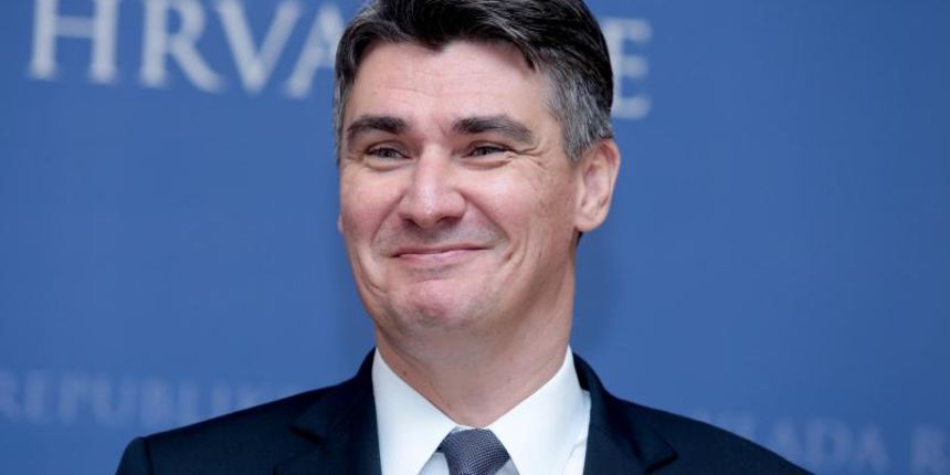 17.09.2013., Zagreb – Predsjednik Vlade Republike Hrvatske Zoran Milanovic sastao se u Banskim dvorima s predsjednikom Vlade Republike Makedonije Nikolom Gruevskim. Dvojica premijera odrzala su nakon sastanka konferenciju za medije. Photo: Patrik Macek/ 17.09.2013., Zagreb – Predsjednik Vlade Republike Hrvatske Zoran Milanovic sastao se u Banskim dvorima s predsjednikom Vlade Republike Makedonije Nikolom Gruevskim. Dvojica premijera odrzala su nakon sastanka konferenciju za medije. Photo: Patrik Macek/