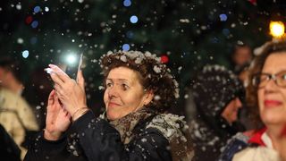 Advent na Viru: Crvena jabuka oduševila u “sniježnom” Viru Advent na Viru: Crvena jabuka oduševila u “sniježnom” Viru