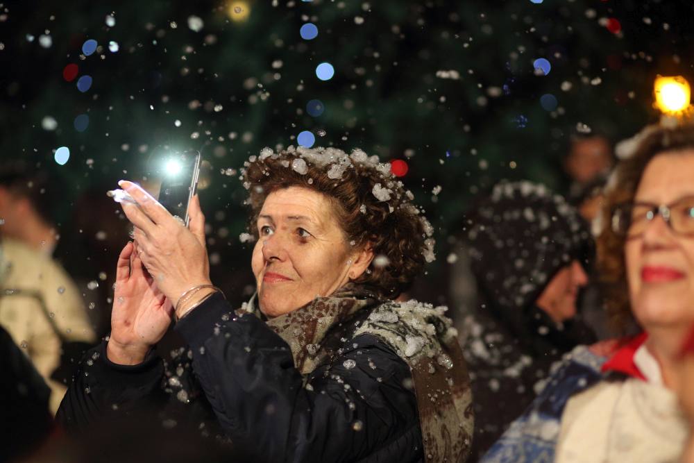 Advent na Viru: Crvena jabuka oduševila u “sniježnom” Viru Advent na Viru: Crvena jabuka oduševila u “sniježnom” Viru