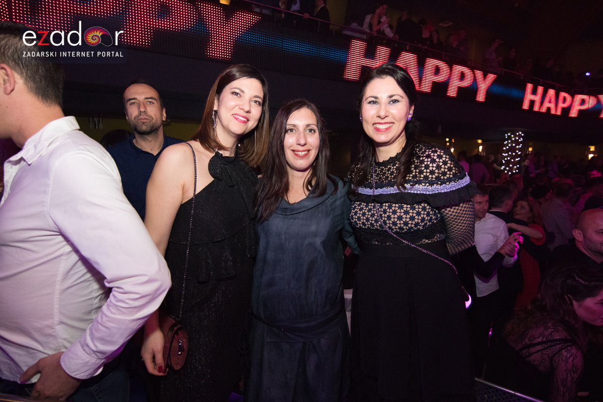 Ludnica u Saturnusu: Najbolji doček u svemiru i šire Ludnica u Saturnusu: Najbolji doček u svemiru i šire