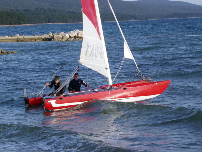 Druzenje uz surf i kite na plazi Makarska u Sukosanu Druzenje uz surf i kite na plazi Makarska u Sukosanu