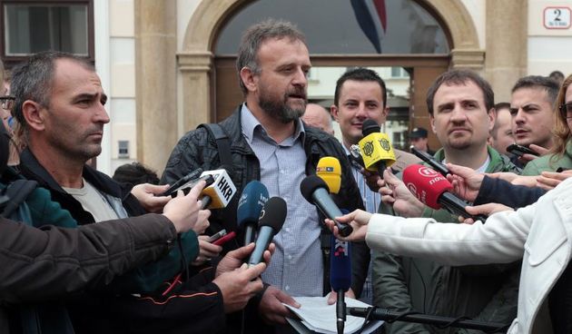 Sindikati i udruge civilnog drustva na Trgu svetog Marka odrzali konferenciju za medije pod nazivom Trazimo transparentnost u odlucivanju o monetizaciji autocesta. Photo: Patrik Macek/PIXSELL