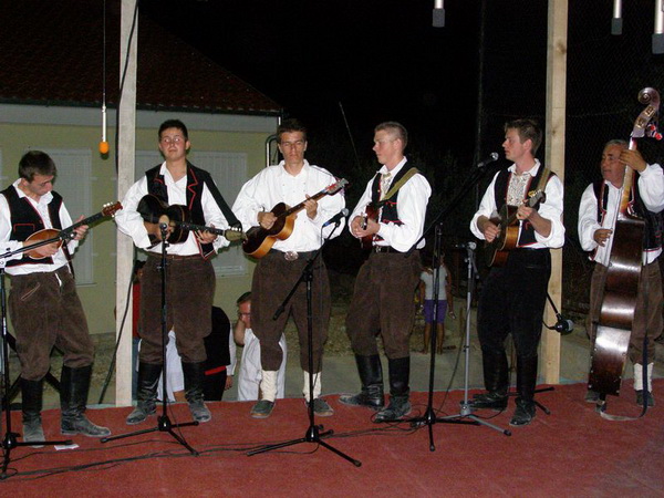 7. Smotra folklora: Oj, Slivnice selo na vidiku. Foto; Josip Prskalo