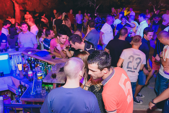 Turanjska fešta u Menfisto baru, 16.7.2015. (foto: Ivan Toman) Turanjska fešta u Menfisto baru, 16.7.2015. (foto: Ivan Toman)